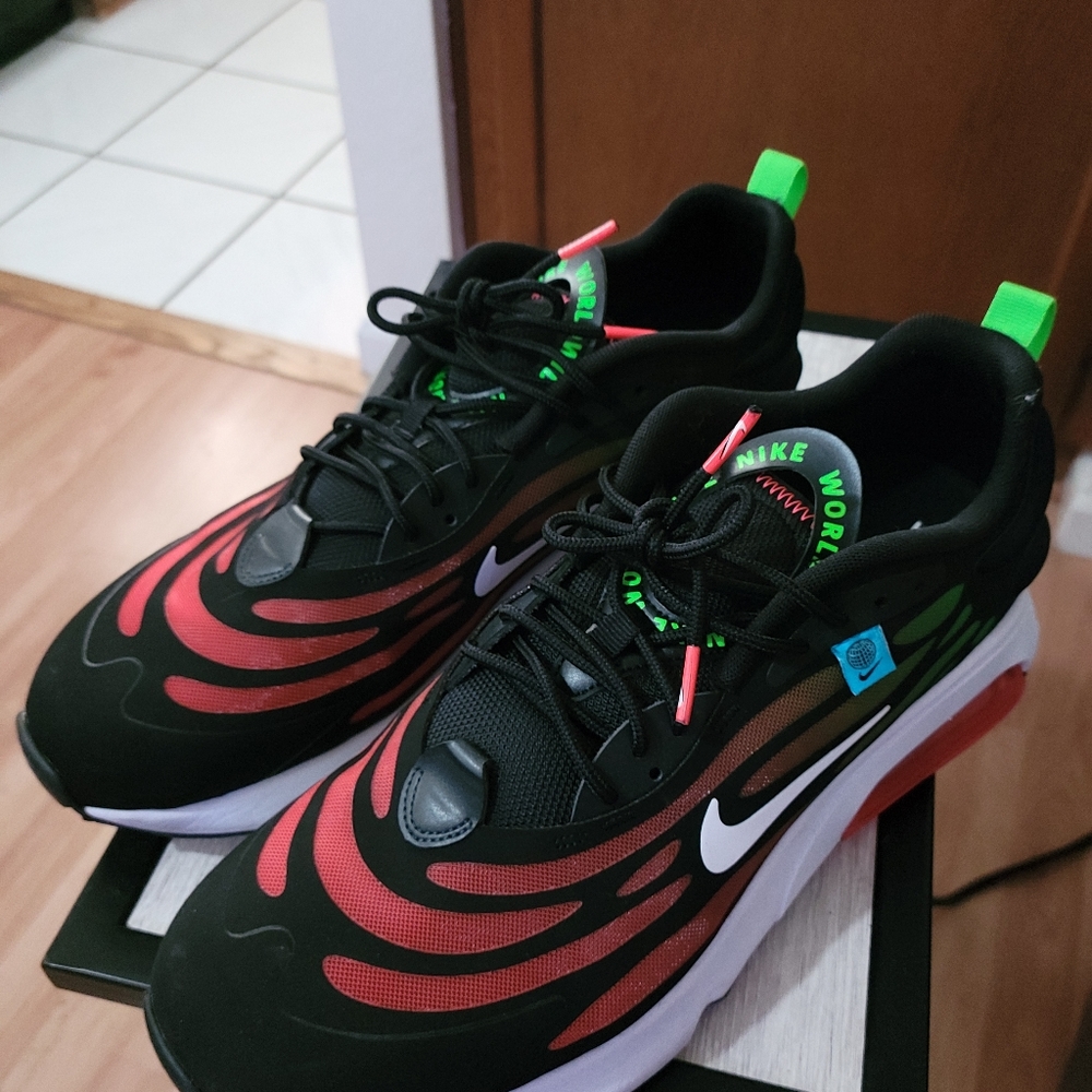 Nike Air Max ExoSense Size 12